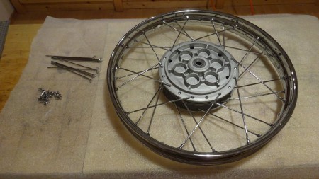 Hinterrad einspeichen